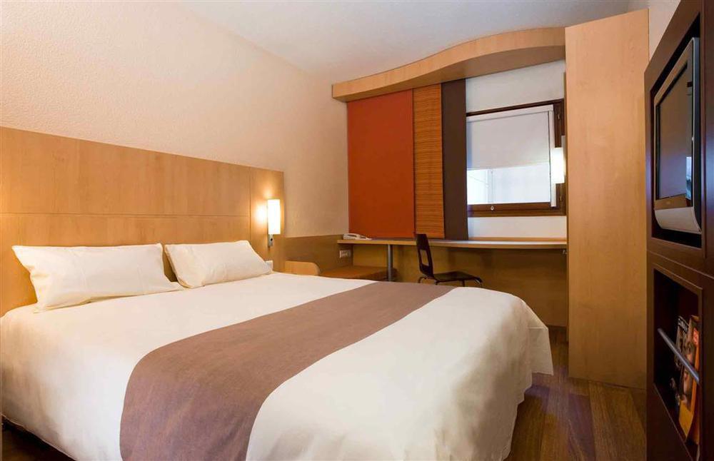 Hôtel Sarcelles Flanades Quarto foto
